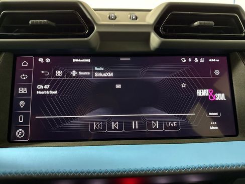 Used 2025 Lamborghini Urus SE image 40