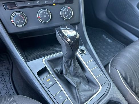 Certified 2023 Volkswagen Jetta Sport image 24