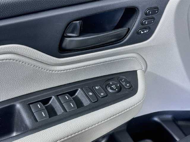 Used 2025 Honda Odyssey EX-L image 19