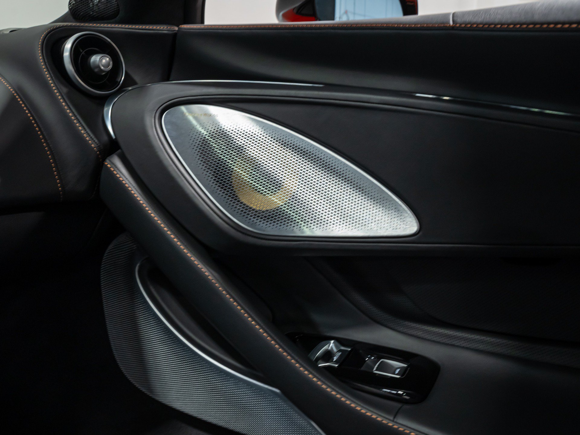 Used 2023 McLaren GT RWD image 52