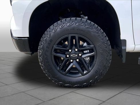Used 2025 Chevrolet Silverado 1500 Custom Trail Boss AWD/4WD image 11