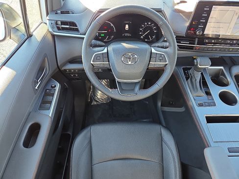 Certified 2024 Toyota Sienna XSE image 13