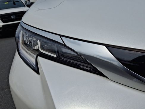 Used 2023 Toyota Sienna Limited AWD/4WD image 9