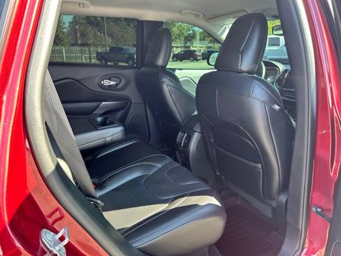 Used 2019 Jeep Cherokee Limited FWD image 44