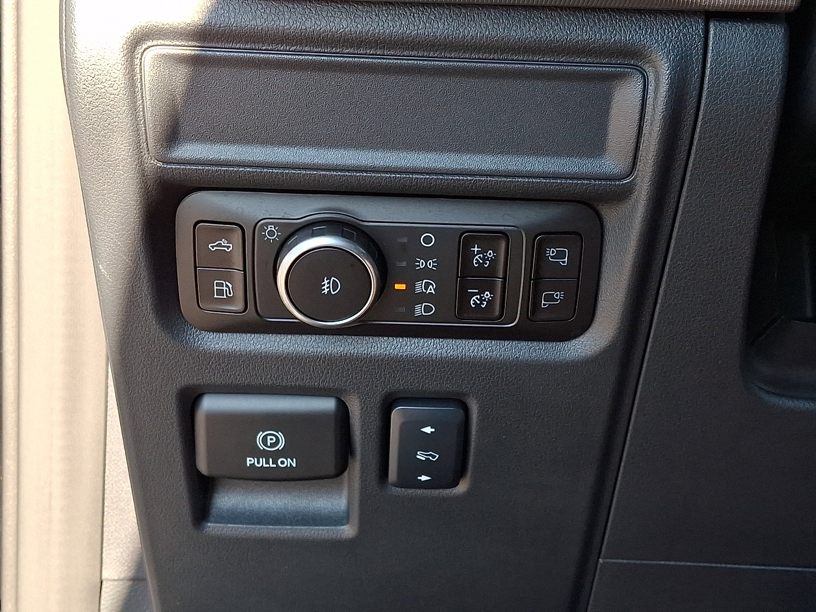 Used 2025 Ford F150 Lariat w/ Equipment Group 501A Mid AWD/4WD image 28