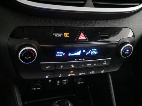 Used 2021 Hyundai Tucson Limited image 23