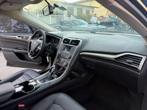 Used 2016 Ford Fusion SE w/ Equipment Group 202A FWD image 13