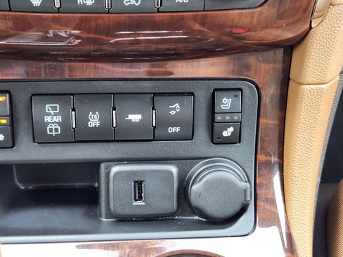 Used 2016 Buick Enclave Premium w/ Experience Buick Package AWD/4WD image 14