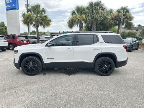 Used 2023 GMC Acadia SLE w/ Driver Convenience Package FWD image 3