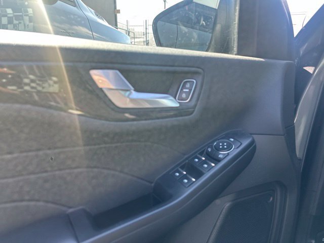 Used 2023 Ford Escape ST-Line w/ Equipment Group 301A FWD image 17