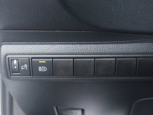 Used 2020 Toyota Corolla LE FWD image 16
