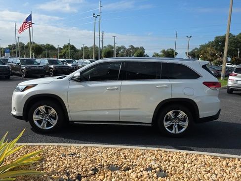 Used 2018 Toyota Highlander Limited FWD image 25