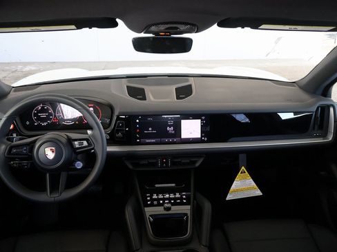 New 2025 Porsche Cayenne image 19