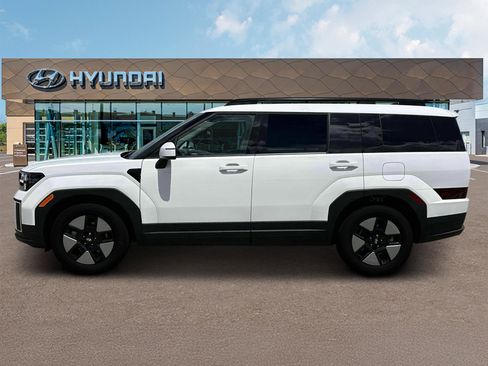 Used 2025 Hyundai Santa Fe SEL FWD image 3