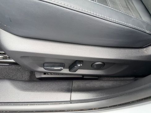 Used 2025 Mitsubishi Outlander SE AWD/4WD image 13