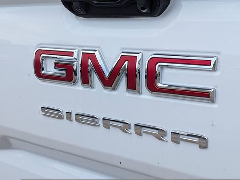 New 2026 GMC Sierra 1500 SLE AWD/4WD image 13