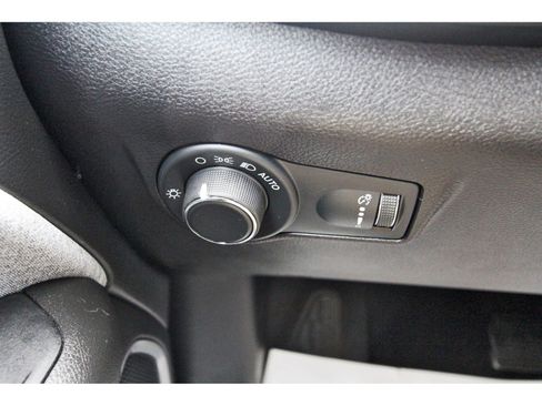 Used 2023 Jeep Compass Sport image 18