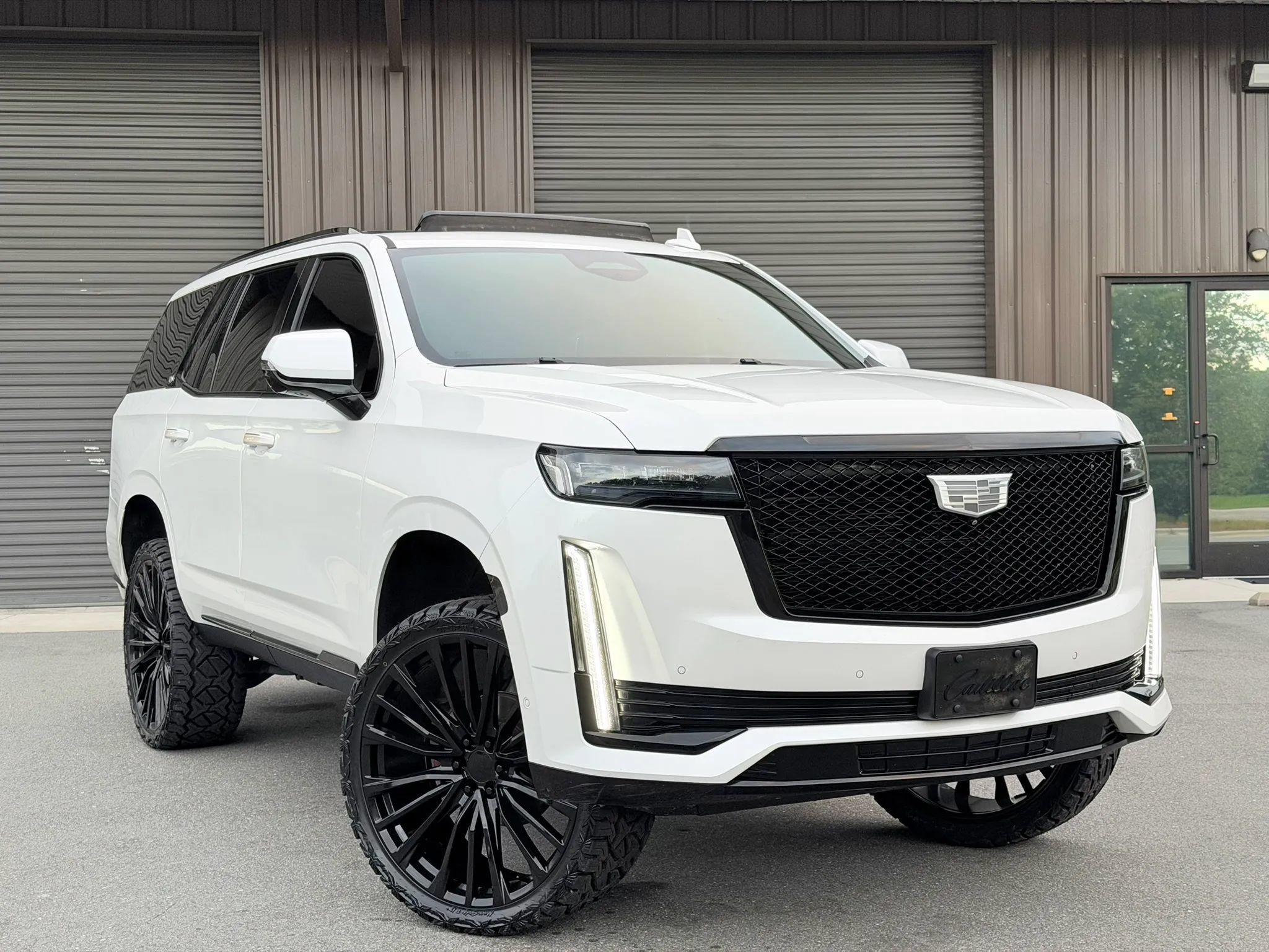 Used 2021 Cadillac Escalade Sport w/ LPO, ONYX Package AWD/4WD image 1