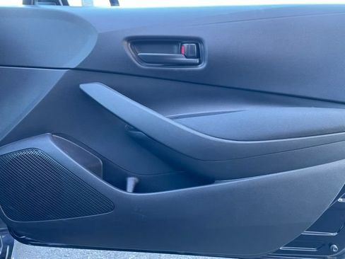 Used 2022 Toyota Corolla LE w/ Carpet Mat Package (TMS) FWD image 25