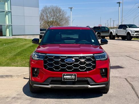 New 2026 Ford Explorer Platinum image 8