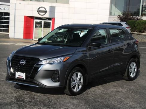 Used 2025 Nissan Kicks Play S FWD image 6