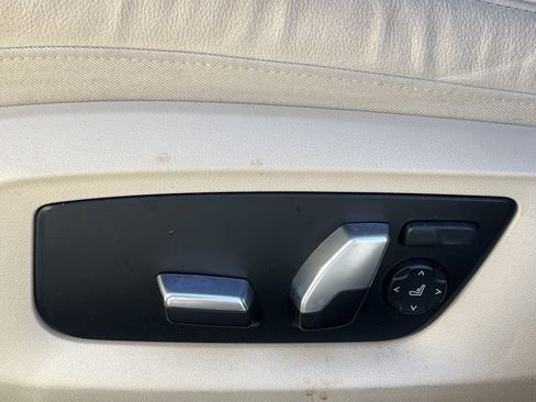 Used 2022 BMW 540i w/ Convenience Package image 21