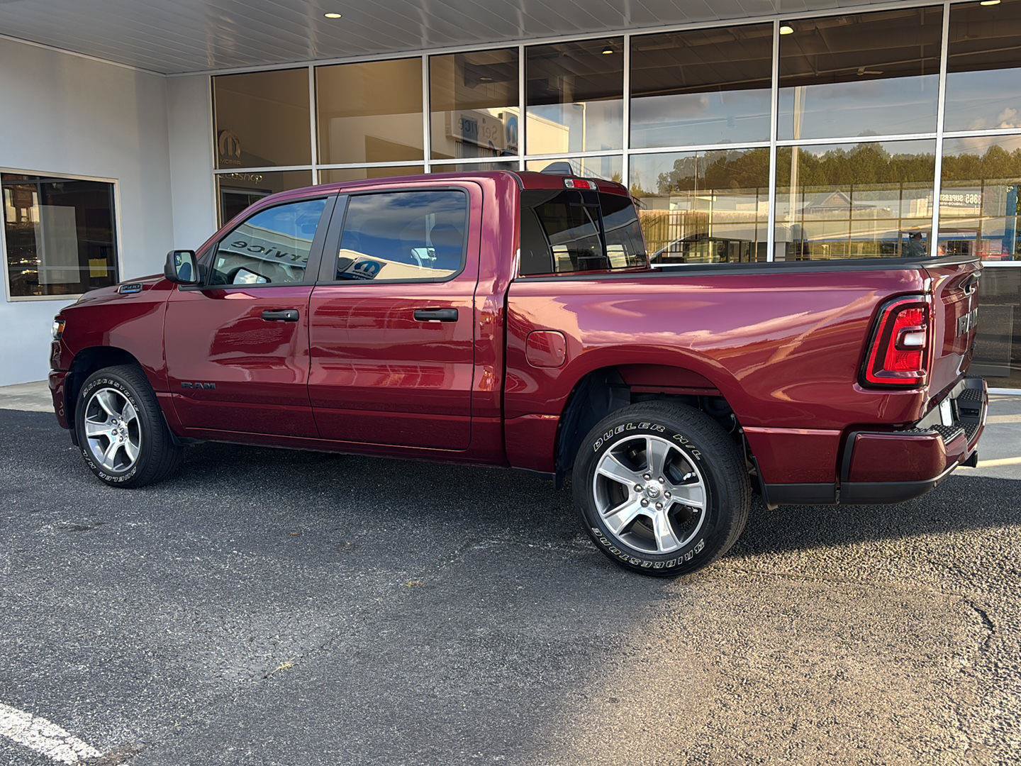 Certified 2025 RAM 1500 Tradesman AWD/4WD image 2