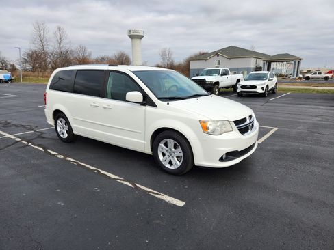 Used 2013 Dodge Grand Caravan Crew w/ Entertainment Group 1 image 9
