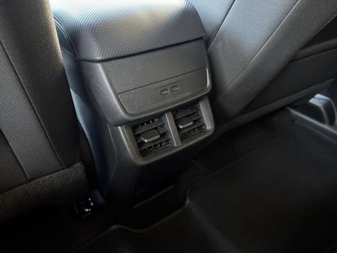 Used 2025 Chevrolet Equinox LT FWD image 23