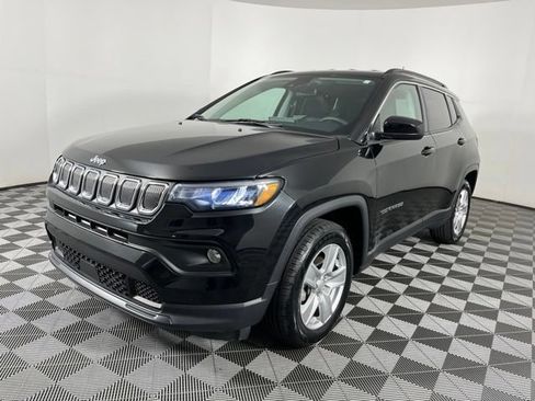 Used 2022 Jeep Compass Latitude FWD image 6