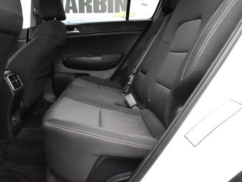 Used 2022 Kia Sportage LX FWD image 9