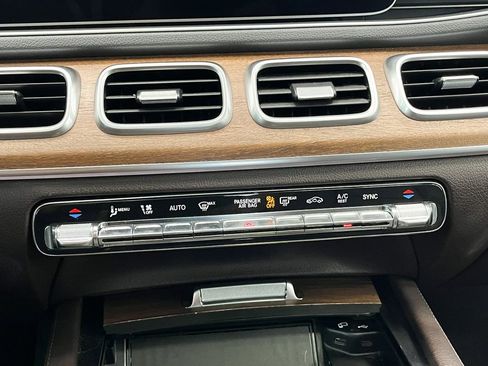 Used 2020 Mercedes-Benz GLE 450 GLE 450 w/ Premium Package image 26