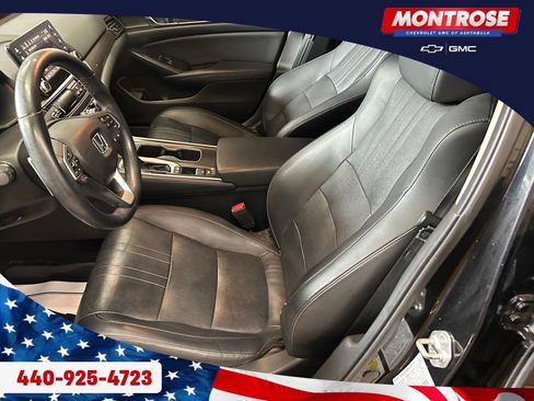 Used 2018 Honda Accord Touring image 11