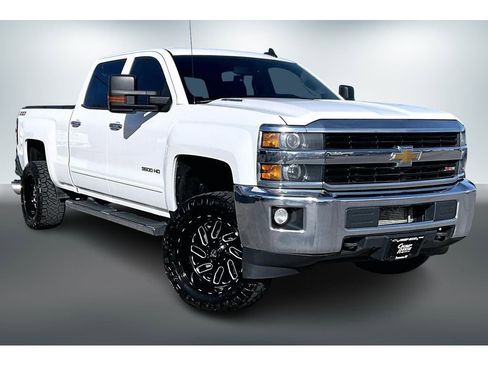 Used 2015 Chevrolet Silverado 3500 LT w/ LT Convenience Package image 2