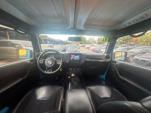 Used 2017 Jeep Wrangler Unlimited Sahara AWD/4WD image 17