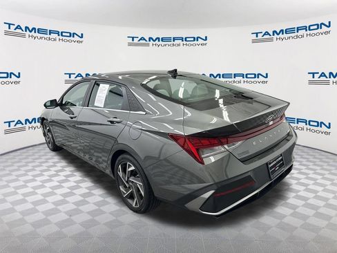 Used 2025 Hyundai Elantra Limited FWD image 3
