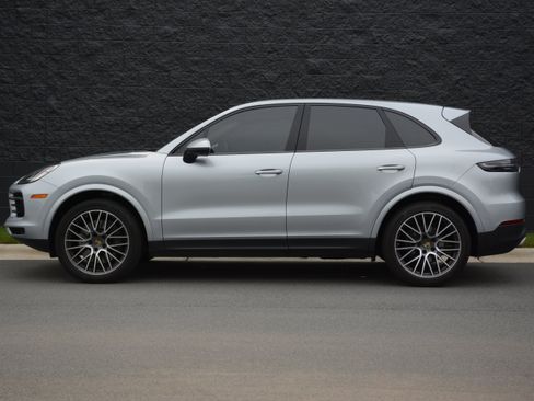 Certified 2023 Porsche Cayenne AWD/4WD image 2