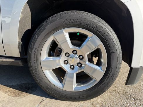 Used 2018 Chevrolet Suburban Premier image 10