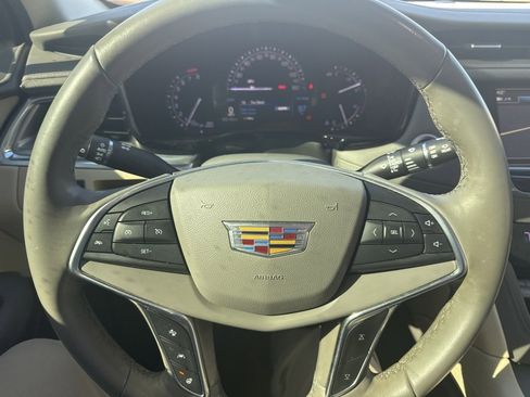 Used 2018 Cadillac XT5 Luxury w/ Driver Awareness Package image 12