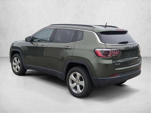 Used 2020 Jeep Compass Latitude w/ Cold Weather Group AWD/4WD image 7