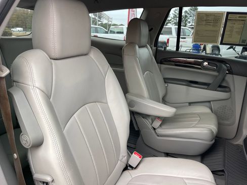 Used 2014 Buick Enclave Leather w/ Trailering Provision Package image 26