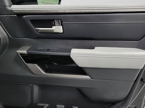 Used 2025 Toyota Tundra Limited image 15