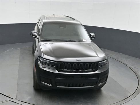 New 2025 Jeep Grand Cherokee L Altitude image 38