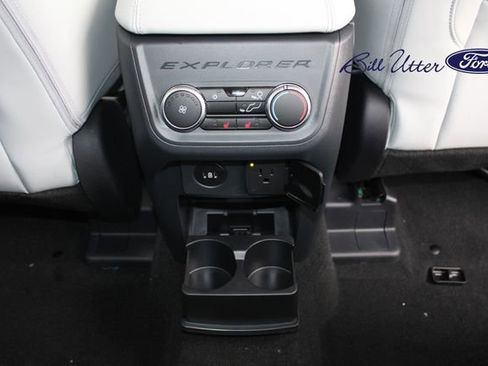 New 2026 Ford Explorer Platinum image 11
