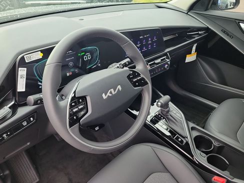 New 2026 Kia Niro EX FWD image 22