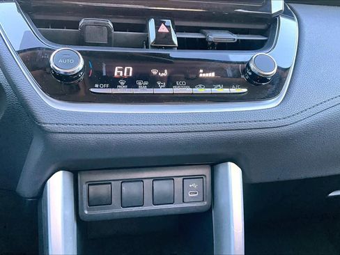 Certified 2023 Toyota Corolla Cross LE w/ Moonroof Package image 35