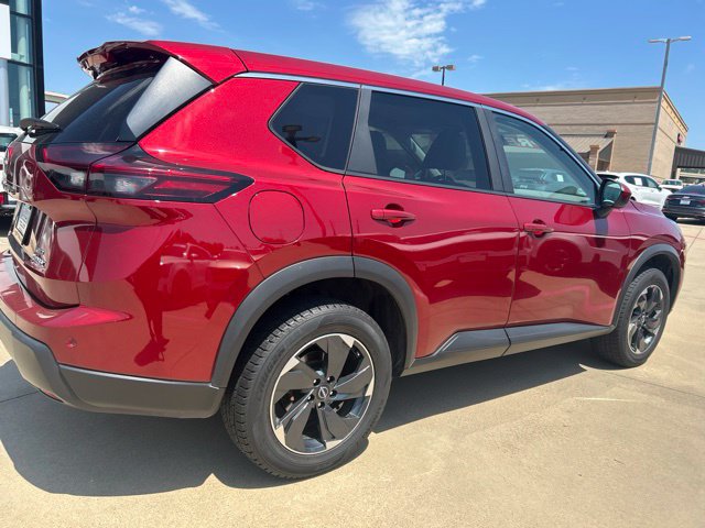 Used 2025 Nissan Rogue SV AWD/4WD image 13