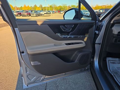 Used 2022 Lincoln Corsair AWD w/ Equipment Group 101A image 22