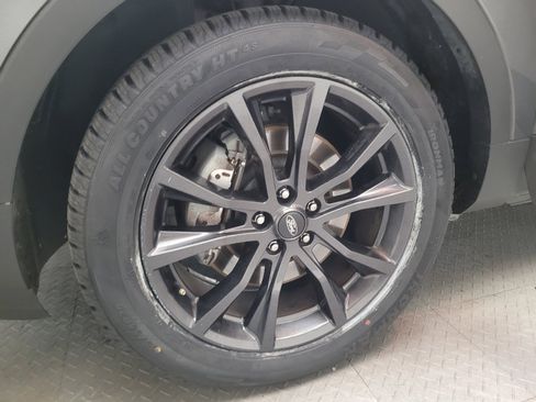 Used 2019 Ford Explorer XLT w/ Equipment Group 202A FWD image 31