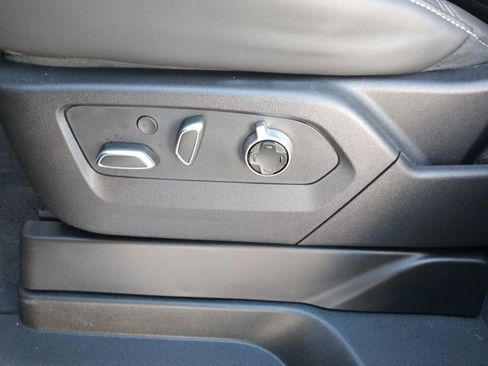 Used 2025 Cadillac Escalade Sport Platinum image 26